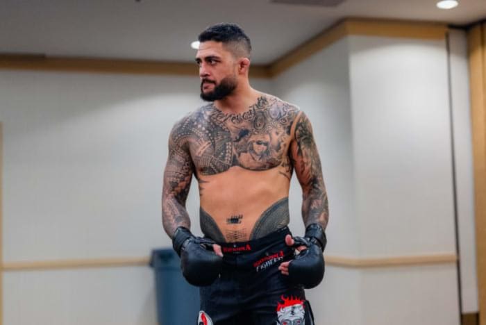 Tyson Pedro gets a warmup in before his UFC fight.